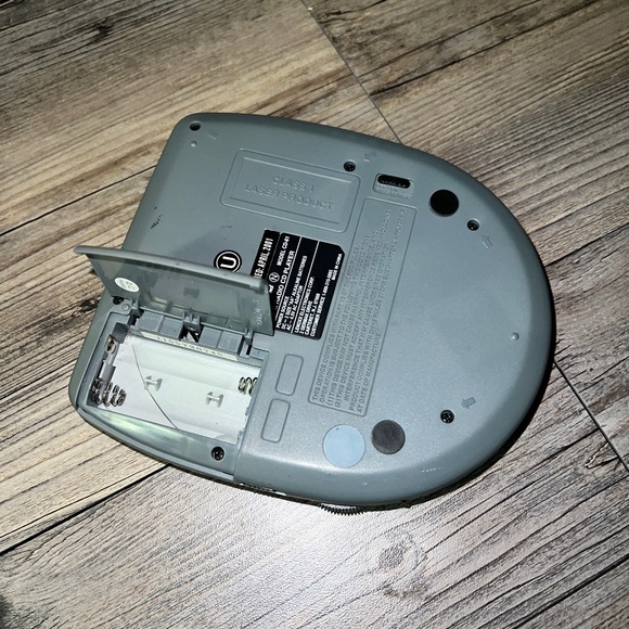 Lenoxx Sound CD-61 Programmable CD Compact Disc Player AM/FM Radio Receiver - Picture 7 of 7